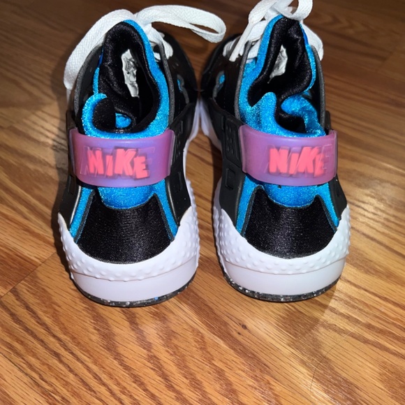 Nike Kids Huraches Run size 4 NEW* - Picture 4 of 14